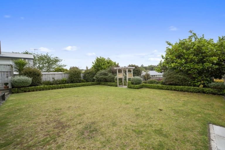 Photo of property in 28 Grenville Street, Marfell, New Plymouth, 4310
