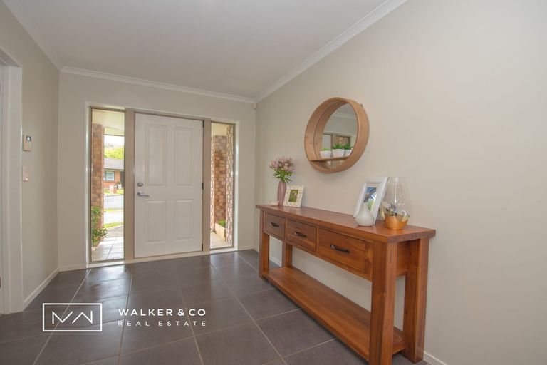 Photo of property in 8 Beechwood Way, Te Marua, Upper Hutt, 5018