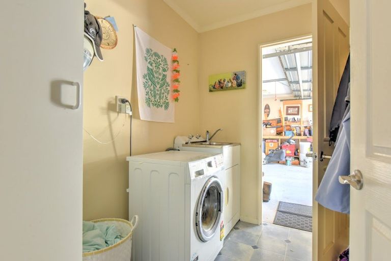 Photo of property in 66 Hunter Street, Edendale, 9825