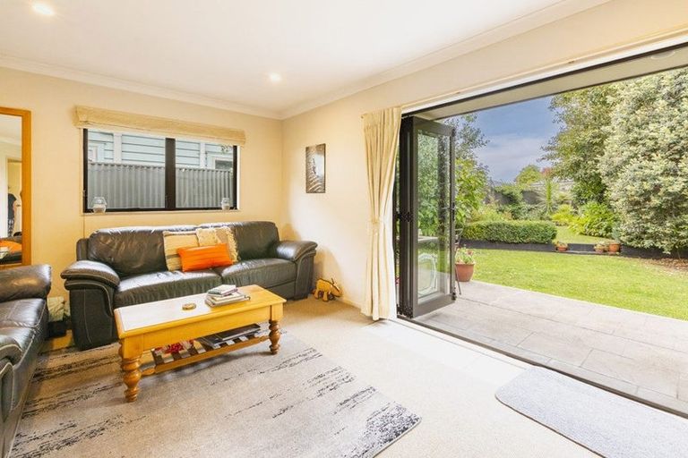 Photo of property in 8a Chester Street, Taradale, Napier, 4112