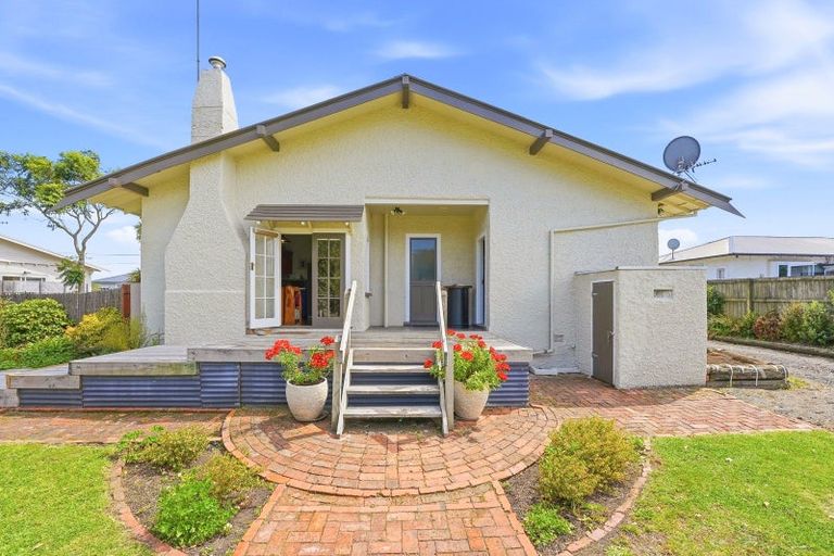 Photo of property in 17 Sarjeant Street, Gonville, Whanganui, 4500