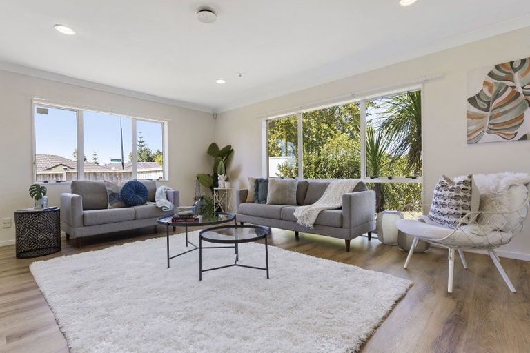 Photo of property in 28 Craigavon Drive, East Tamaki, Auckland, 2013