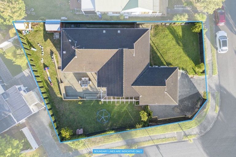 Photo of property in 1 Celina Place, Browns Bay, Auckland, 0630