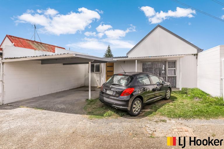 Photo of property in 2/21 Takanini Road, Takanini, 2112