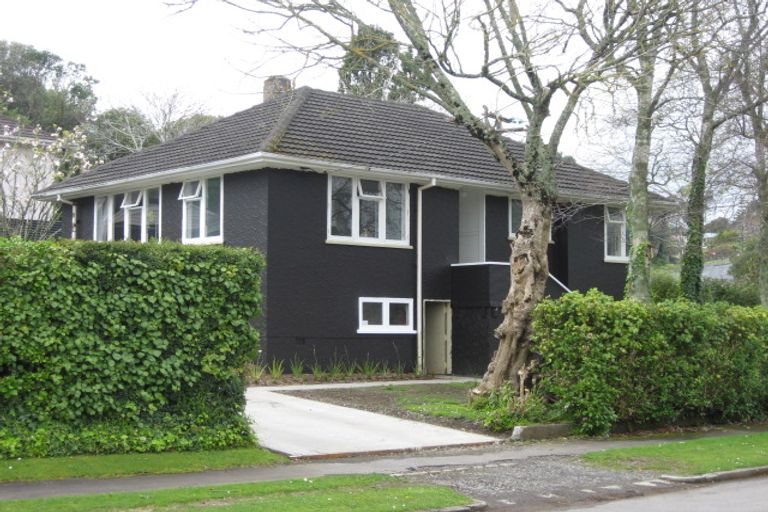 Photo of property in 2a Camden Street, Vogeltown, New Plymouth, 4310