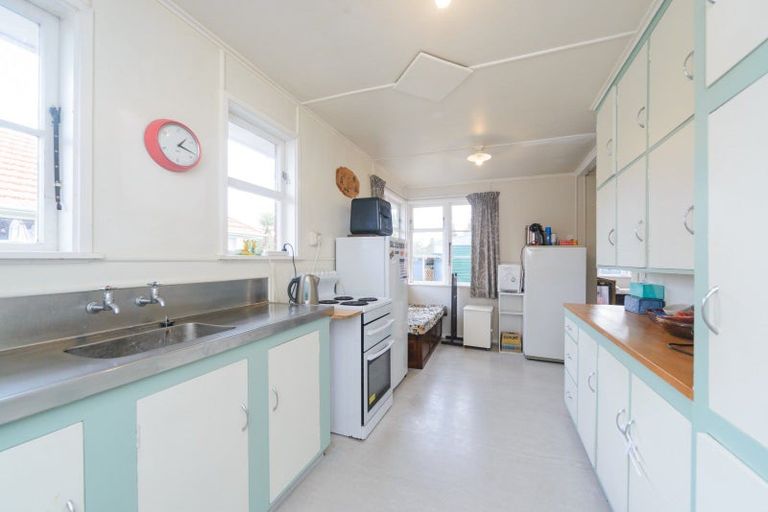 Photo of property in 33 Andrew Avenue, Roslyn, Palmerston North, 4414
