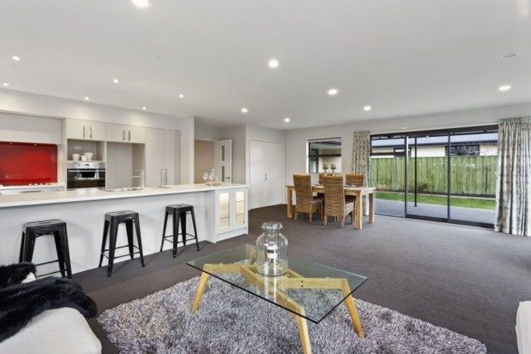 Photo of property in 35 Riverview Road, Rangiora, 7400