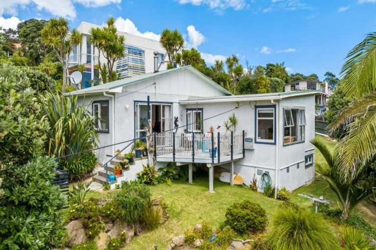 Photo of property in 5 Berridge Road, Muriwai, 0881