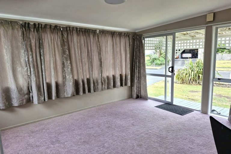 Photo of property in 20 Manaia View Road, One Tree Point, 0118