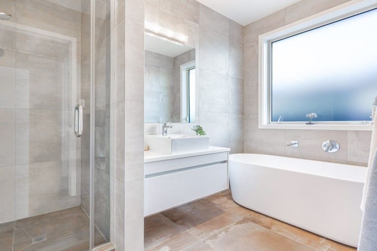 Photo of property in 26 Korako Drive, Kumeu, 0810