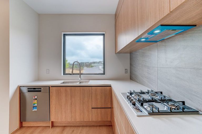 Photo of property in 25 Paretao Street, Massey, Auckland, 0614