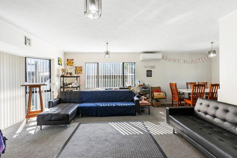 Photo of property in 42 Pinehurst Place, Wattle Downs, Auckland, 2103