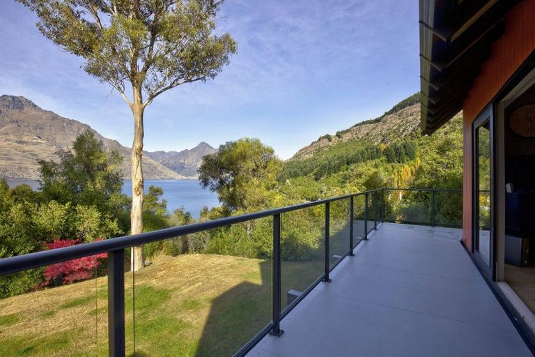 Photo of property in 79 Arawata Terrace, Sunshine Bay, Queenstown, 9300
