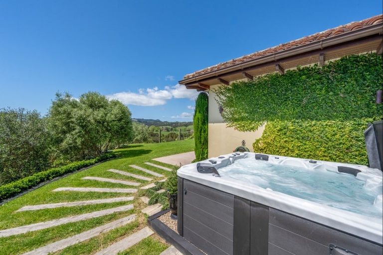 Photo of property in 61a Whitford Park Road, Whitford, Manurewa, 2576