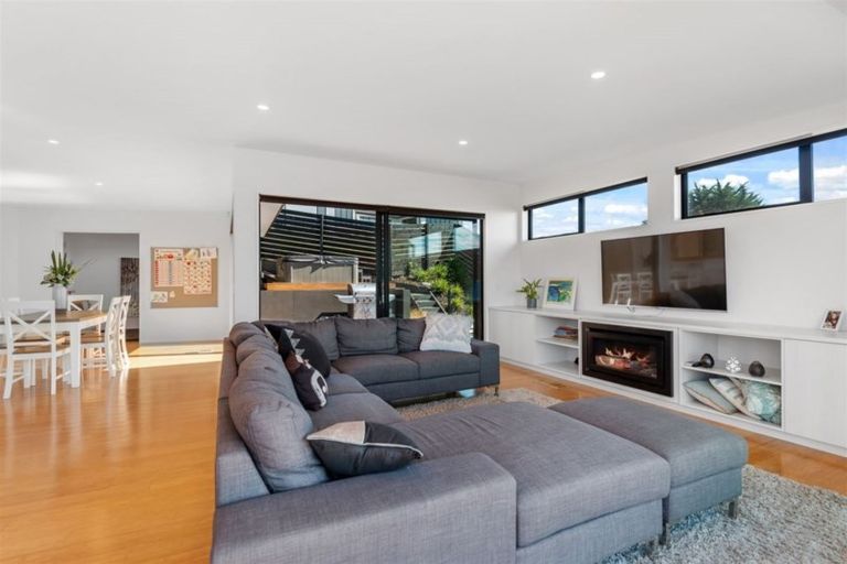 Photo of property in 3 The Terrace, Mount Pleasant, Christchurch, 8081