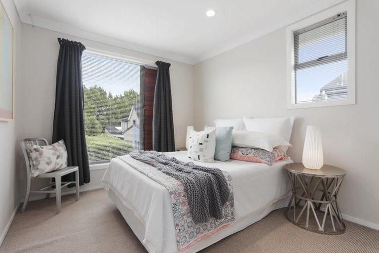 Photo of property in 9f Clearwater Cove, West Harbour, Auckland, 0618