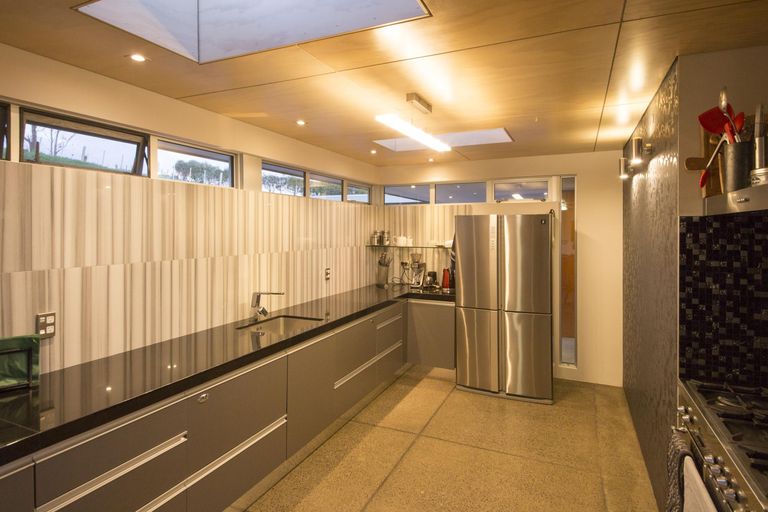 Photo of property in 115 Turitea Road, Fitzherbert, Palmerston North, 4472