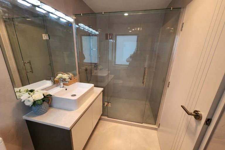 Photo of property in 19 Henriette Place, Totara Park, Auckland, 2105