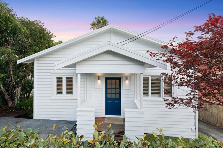 Photo of property in 9 Watea Road, Sandringham, Auckland, 1025