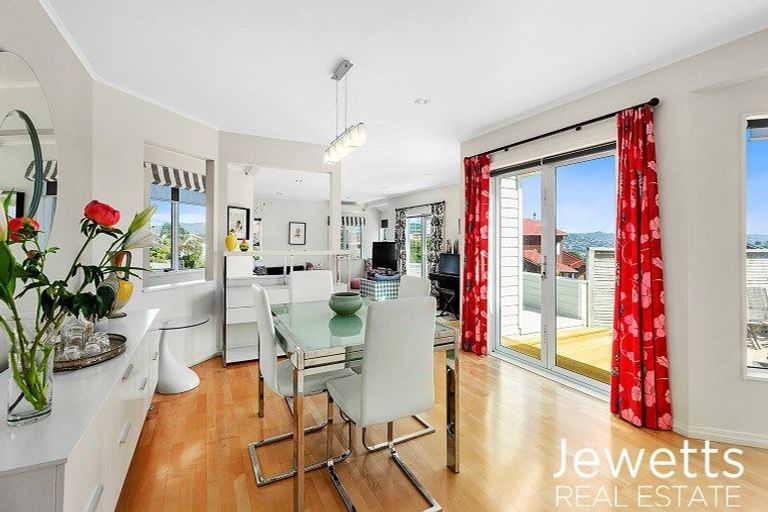 Photo of property in 1 Signallers Grove, Strathmore Park, Wellington, 6022