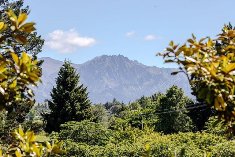Photo of property in 90 Golf Course Road, Wanaka, 9305