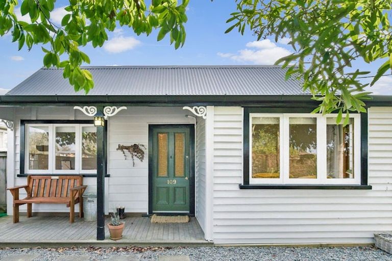 Photo of property in 109 Shakespeare Street, Leamington, Cambridge, 3432