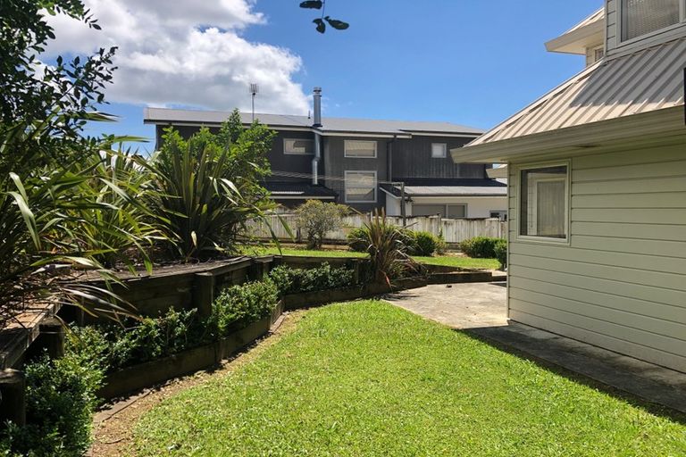 Photo of property in 93 Sturges Road, Henderson, Auckland, 0612