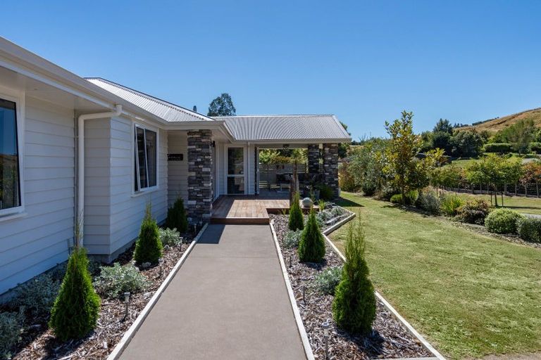 Photo of property in 65 Dalmore Way, Acacia Bay, Taupo, 3385