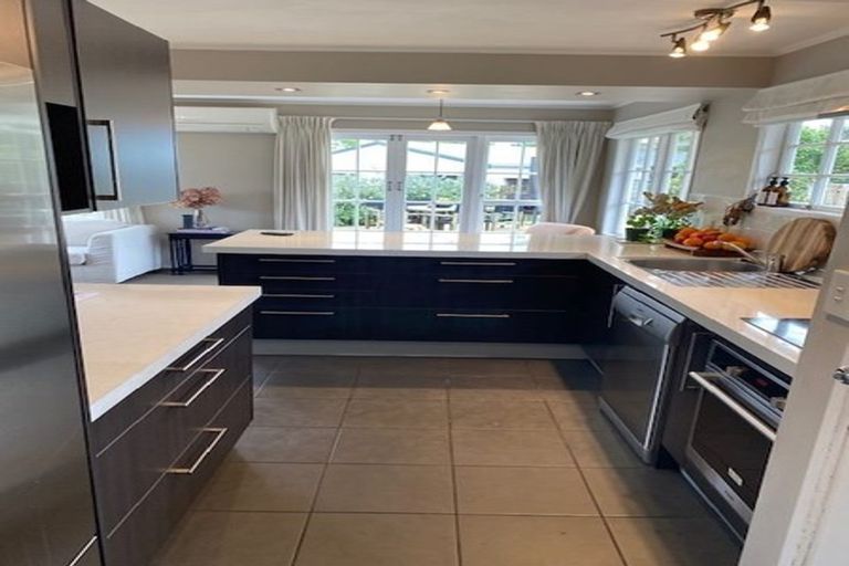 Photo of property in 9 Breadalbane Road, Havelock North, 4130