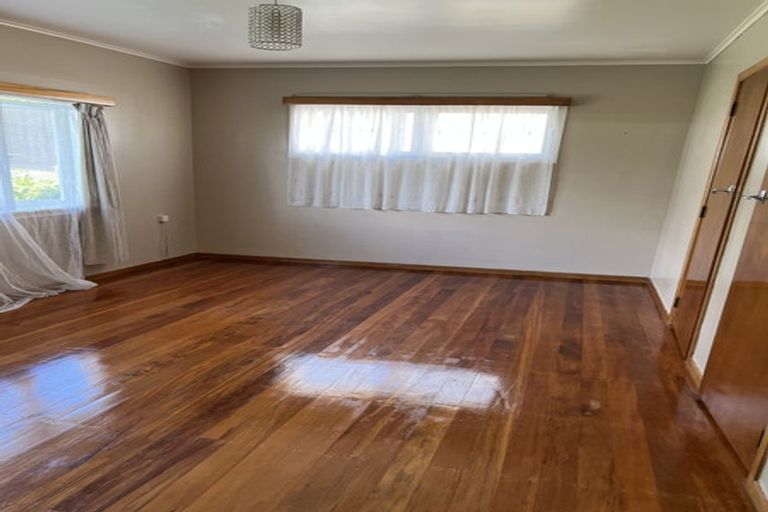 Photo of property in 1/39 Kia Ora Road, Beach Haven, Auckland, 0626