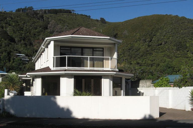 Photo of property in 97 Marine Parade, Eastbourne, Lower Hutt, 5013