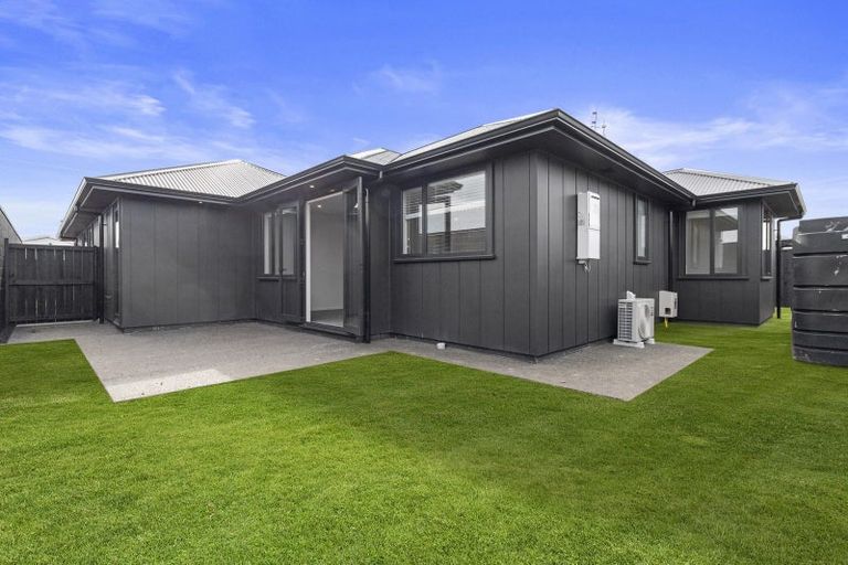 Photo of property in 2/4 Duncan Road, Saint Andrews, Hamilton, 3200