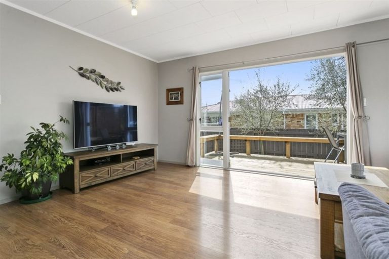 Photo of property in 308 Shakespeare Street, Leamington, Cambridge, 3432