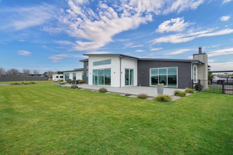 Photo of property in 11 Majestic Chance, Seaward Bush, Invercargill, 9812