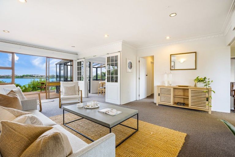 Photo of property in 27 Ferry Parade, Herald Island, Auckland, 0618