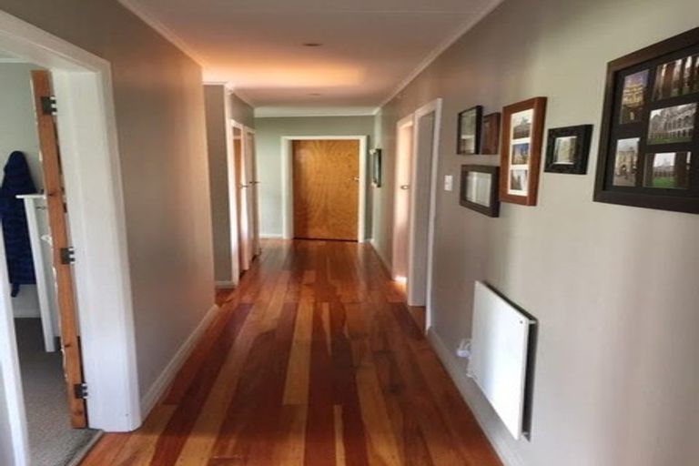 Photo of property in 30 Spencer Street, Crofton Downs, Wellington, 6035