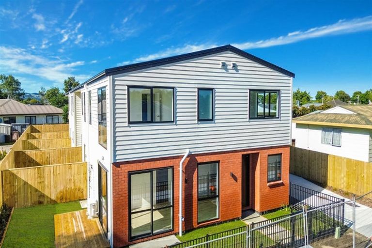 Photo of property in 9b Pukeroa Place, Papakura, 2110