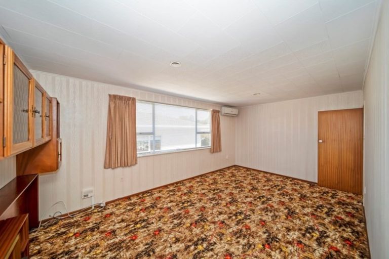 Photo of property in 14 Huatoki Street, Vogeltown, New Plymouth, 4310