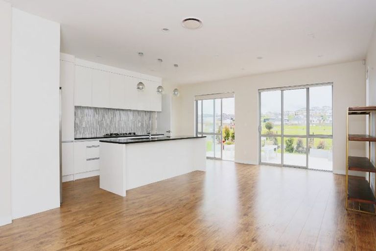 Photo of property in 46 Colonial Drive, Silverdale, 0932