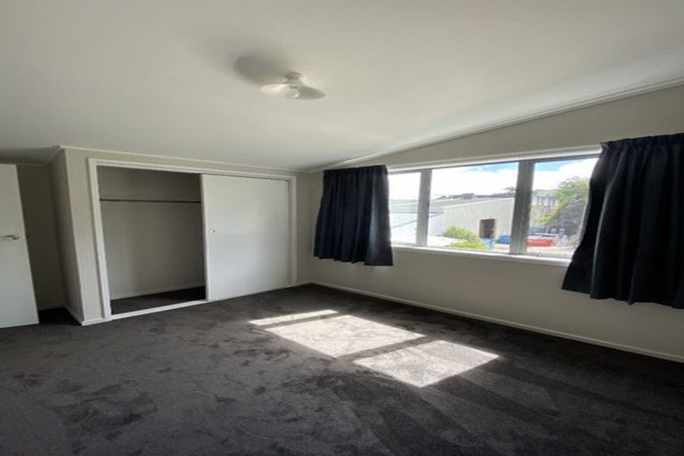 Photo of property in 9/21 Collins Avenue, Tawa, Wellington, 5028