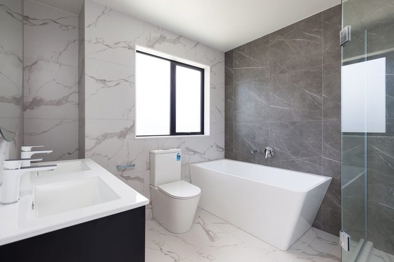 Photo of property in 1 Sunnyheights Road, Orewa, 0931