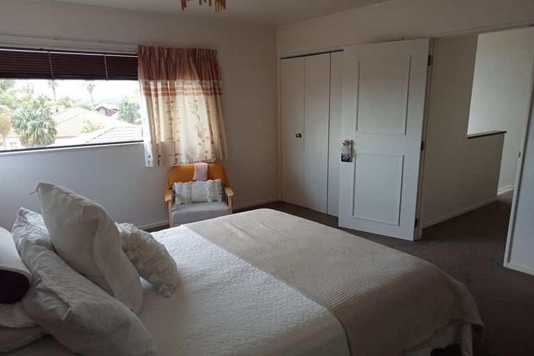 Photo of property in 9 San Fernando Way, Henderson, Auckland, 0612