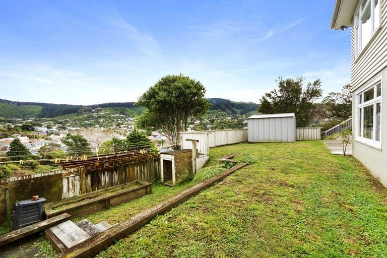 Photo of property in 33 Tawa Terrace, Tawa, Wellington, 5028