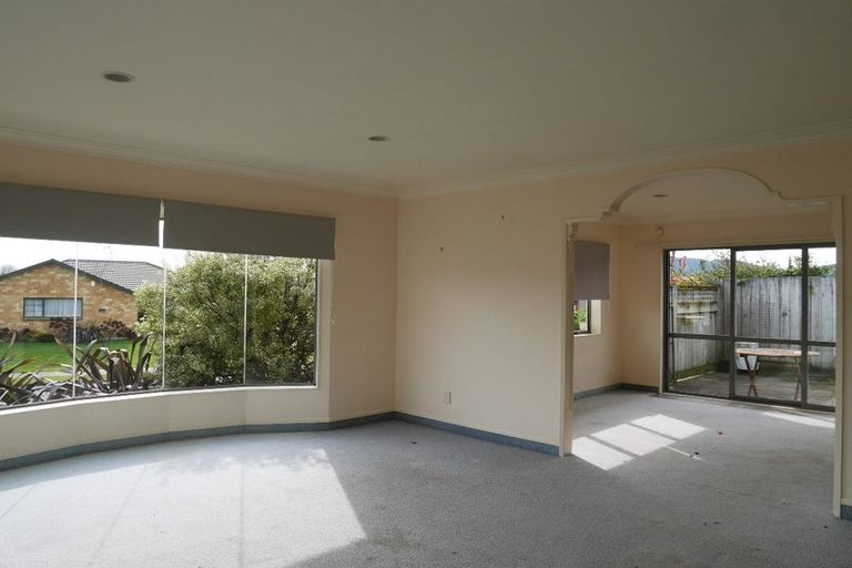 Photo of property in 151 Realm Drive, Paraparaumu, 5032