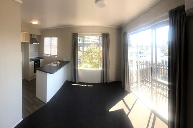 Photo of property in 1/2 Ruakiwi Road, Hamilton Lake, Hamilton, 3204