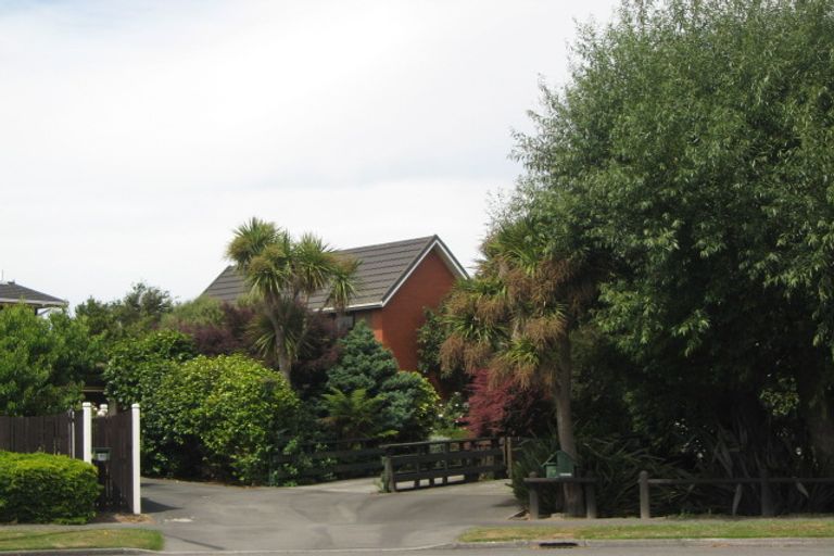 Photo of property in 16 Ketton Place, St Albans, Christchurch, 8052