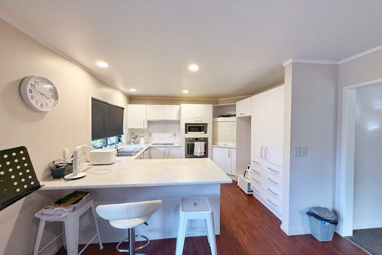 Photo of property in 20 Reynard Terrace, Conifer Grove, Takanini, 2112