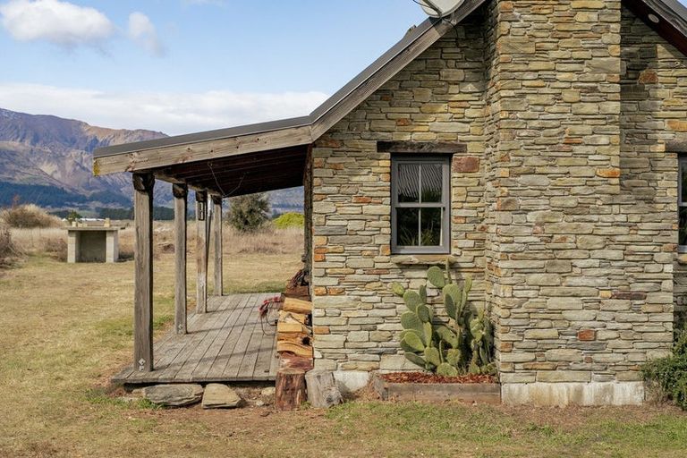 Photo of property in 66 Te Awa Road, Albert Town, Wanaka, 9382