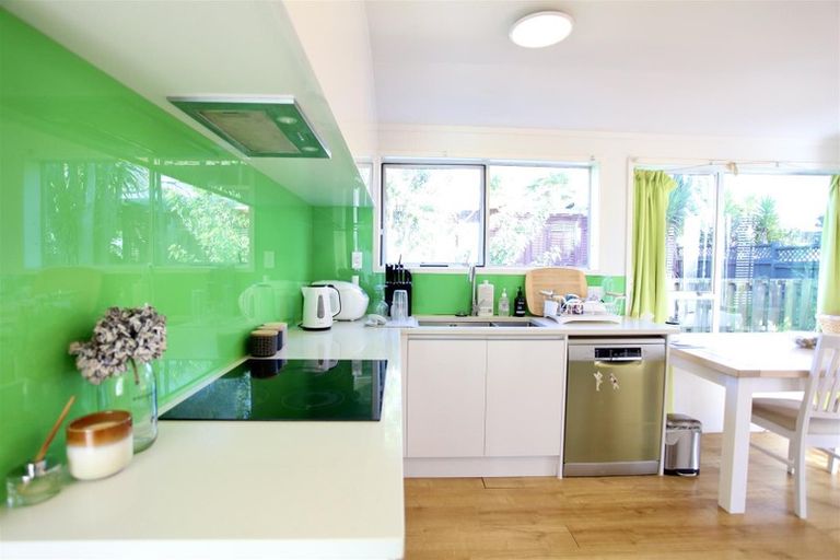 Photo of property in 1/48 Mirrabooka Avenue, Botany Downs, Auckland, 2010