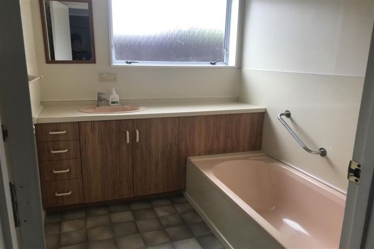 Photo of property in 185 Walter Strevens Drive, Conifer Grove, Takanini, 2112